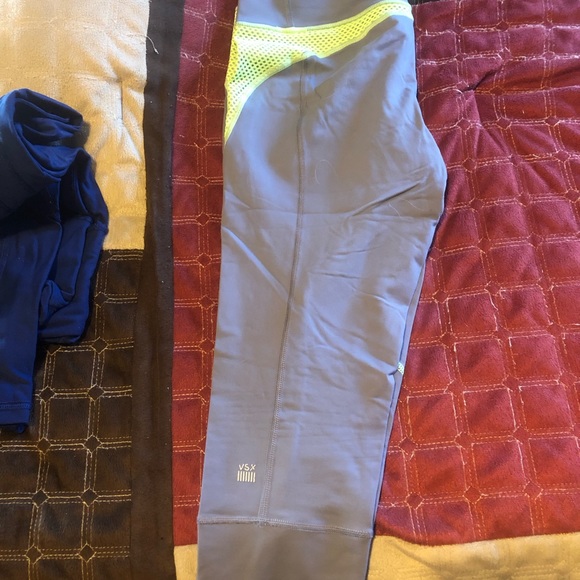 Victoria secret sport leggings - Picture 2 of 2